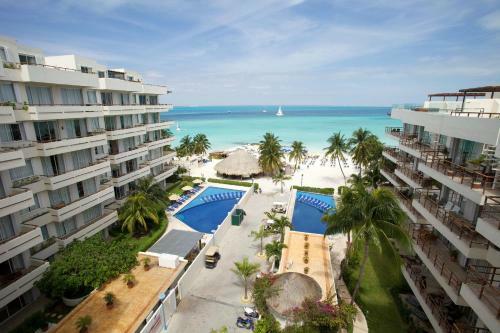 Ixchel Beach Hotel