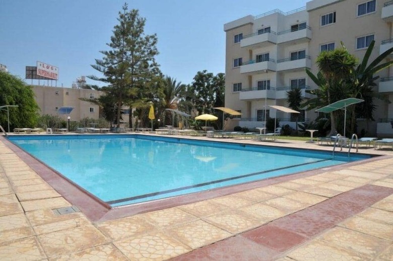Hotel Debbie Xenia Apartments