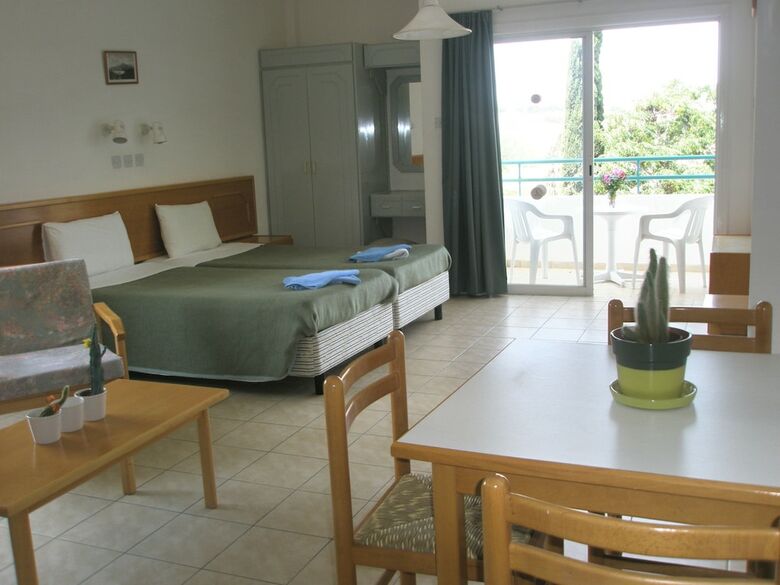 Hotel Debbie Xenia Apartments
