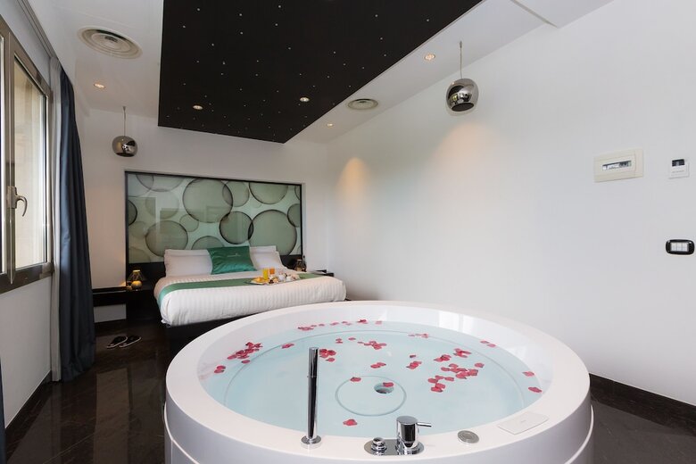 Jc Contemporary Hotel