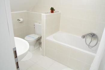 Corvin Plaza Apartments And Suites