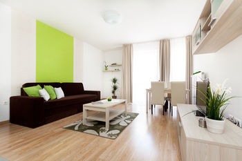 Corvin Plaza Apartments And Suites