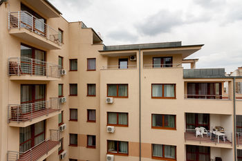 Corvin Plaza Apartments And Suites