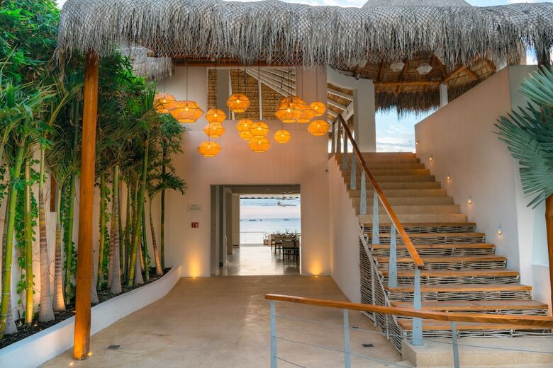 Bah�a Hotel & Beach Club
