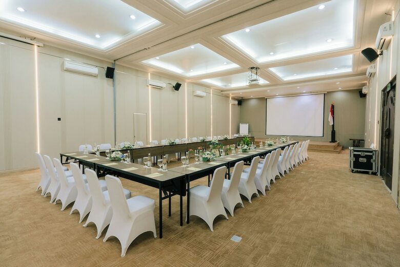 Hotel Grand Istana Rama