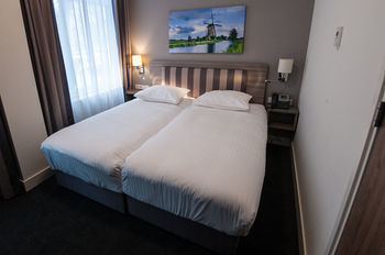 Fine Seasons Hotel