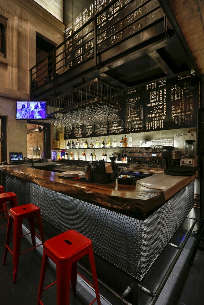 Hotel The Public
