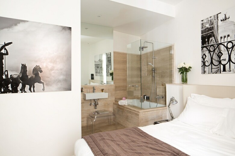 Hotel Via Del Corso Home