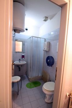 Orsa Maggiore Hostel - Caters To Women