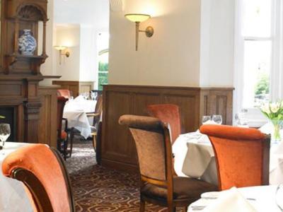Hotel Oakley Court