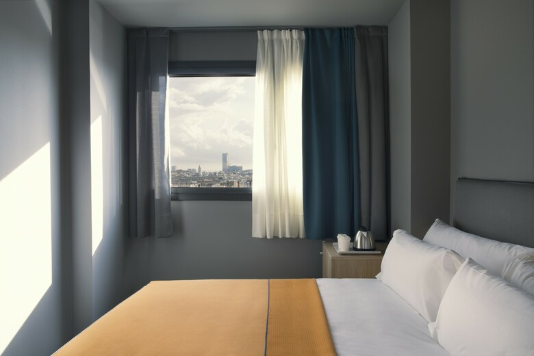 Yurbban Trafalgar Hotel