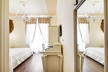 Sweetly Home Roma Luxury B&B