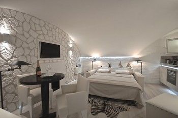 House & The City - Navona Apartments