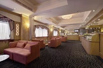 Hotel Cosmos (family)