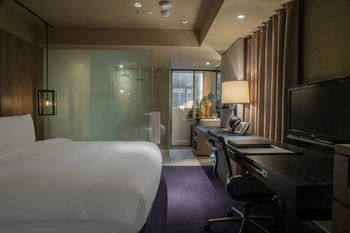 Hotel Quote (t Room)