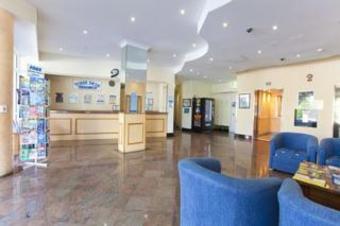 Hotel Surf Parade Resort
