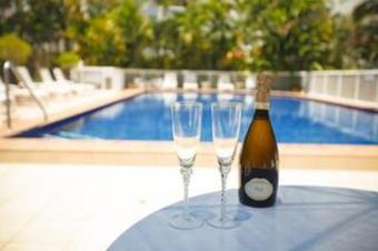 Hotel Surf Parade Resort