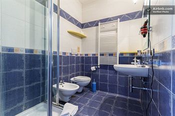Aurelia Garden Gold Bed & Breakfast