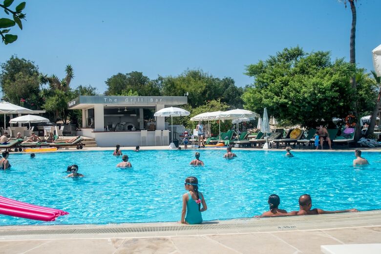 Hotel Grecian Bay