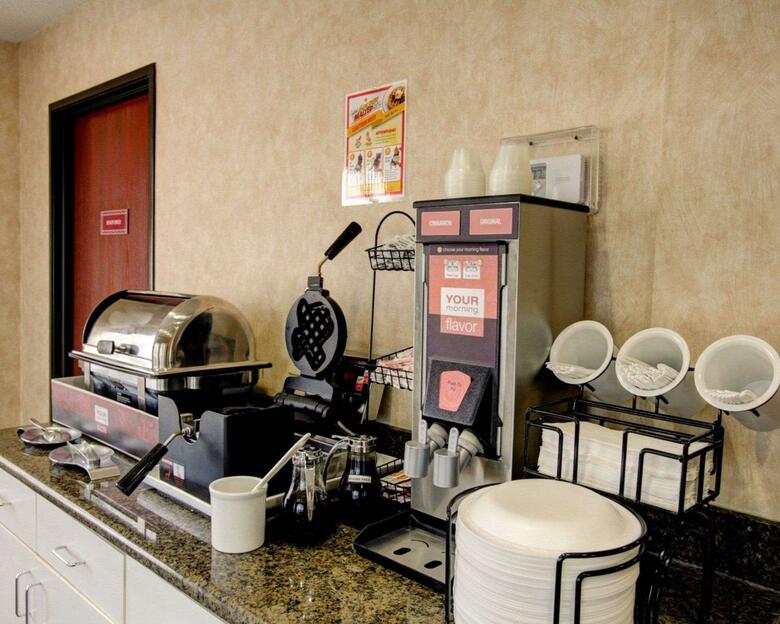 Hotel Comfort Inn & Suites (.)