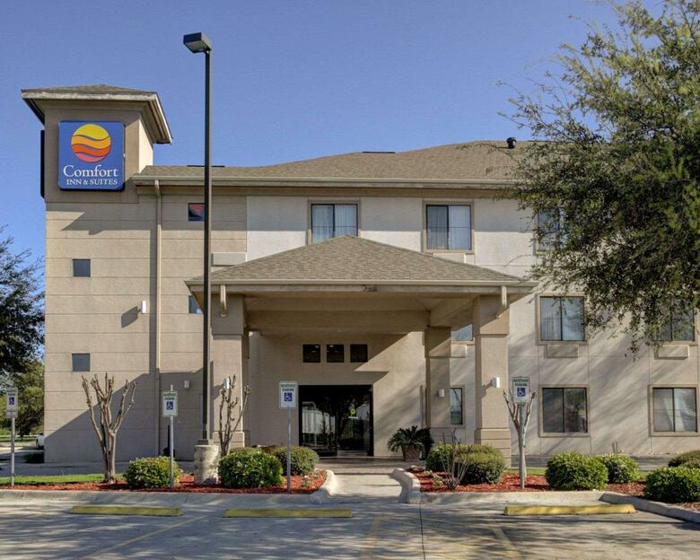 Hotel Comfort Inn & Suites (.)