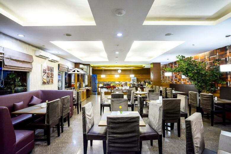 Hotel Grand Kartika