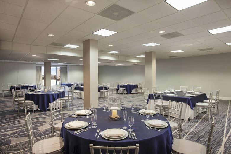 Hotel Sheraton Norfolk Waterside
