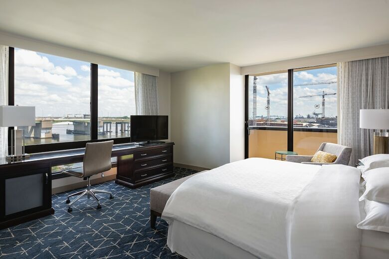 Hotel Sheraton Norfolk Waterside
