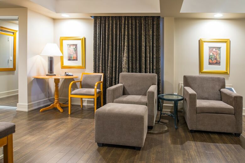 Hotel Executive Royal Inn North Calgary