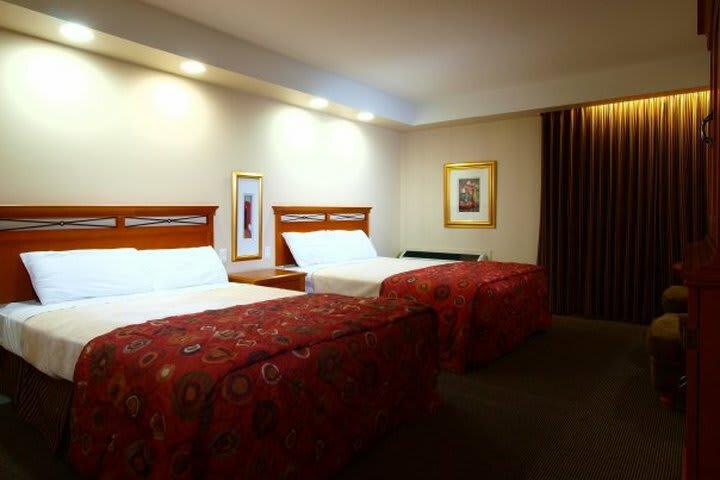 Hotel Executive Royal Inn North Calgary