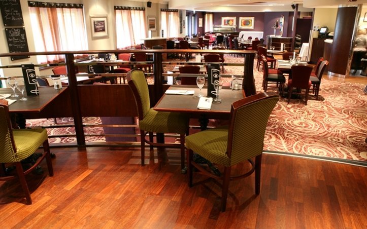 Hotel Mercure Livingston