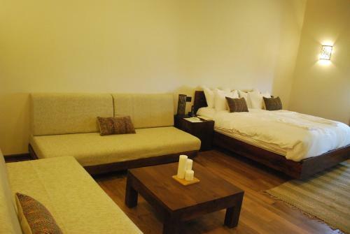 Hotel 1st Gate Home- Fusion