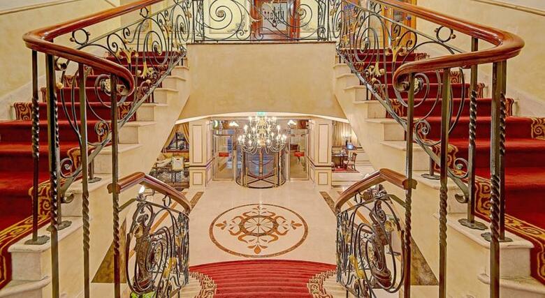 Royal Ascot Hotel