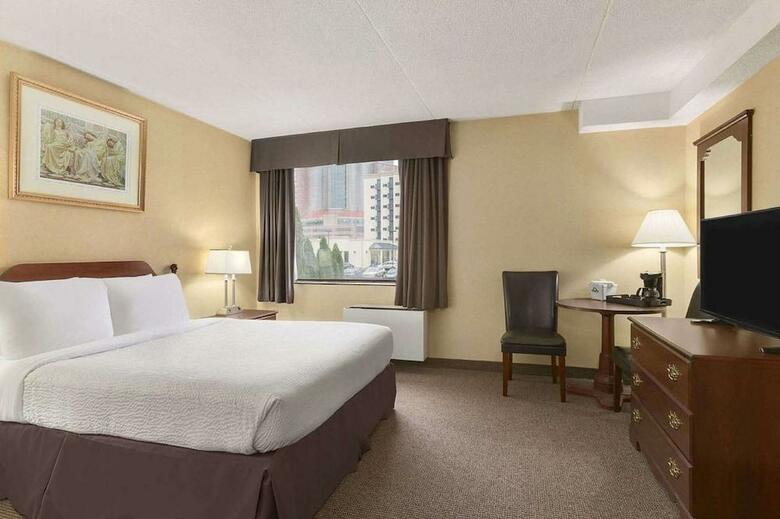 Hotel Days Inn Fallsview Casino