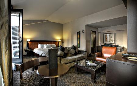 Place D�armes Hotel Montreal