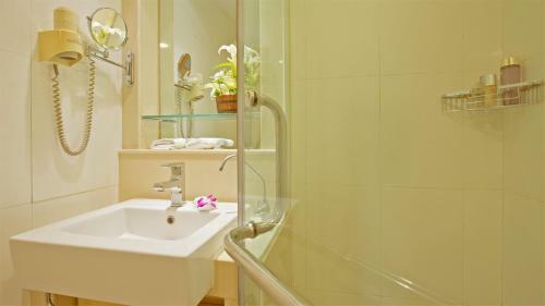 Huachen International Hotel