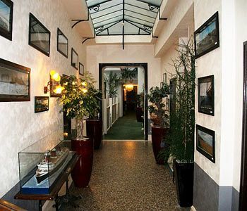 Hotel De L'univers