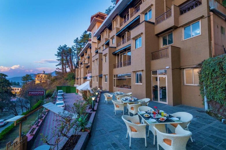 Hotel Summit Naldehra Grand Resort & Spa