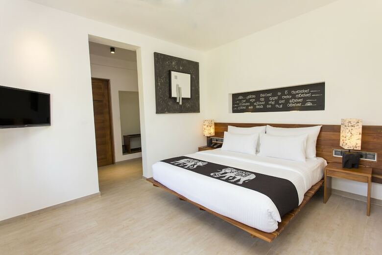 Hotel Aliya Resort & Spa