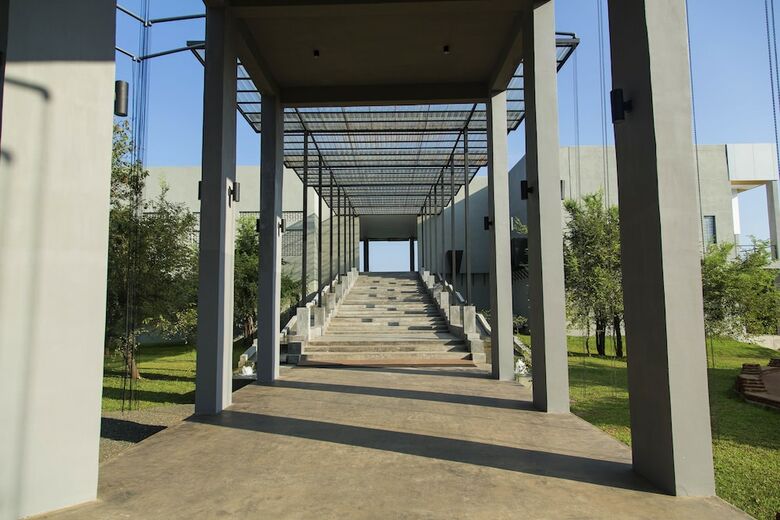 Hotel Aliya Resort & Spa