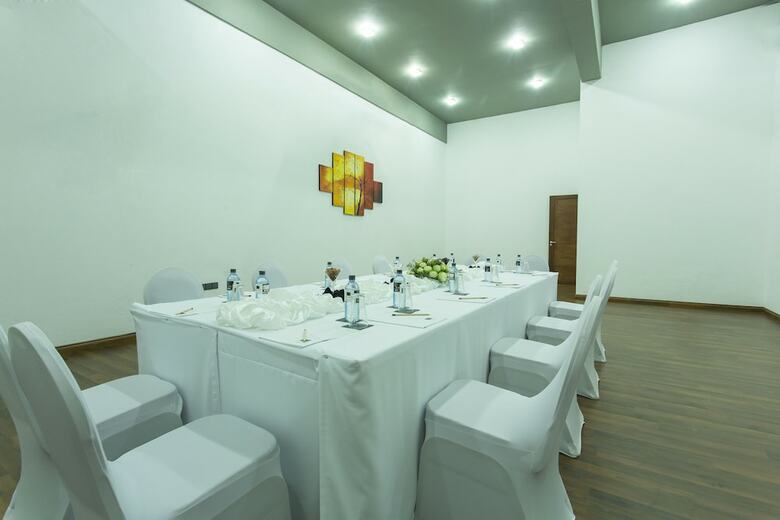 Hotel Aliya Resort & Spa