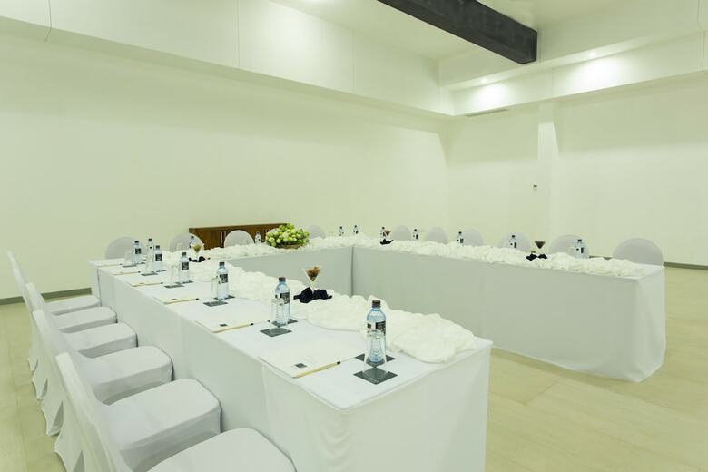 Hotel Aliya Resort & Spa
