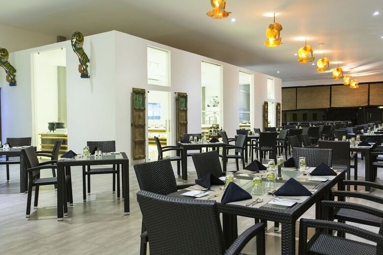 Hotel Aliya Resort & Spa