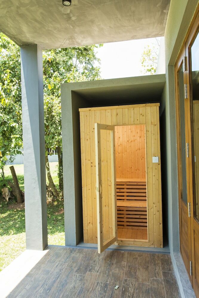 Hotel Aliya Resort & Spa