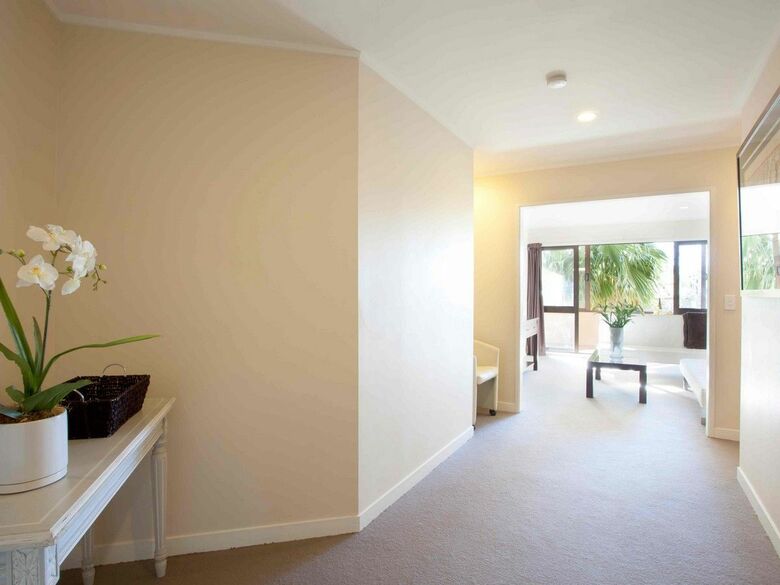 Auckland Airport Kiwi Hotel