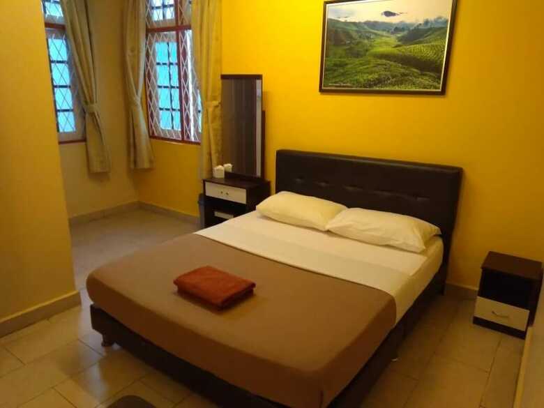 Hostal Eight Mentigi Guesthouse