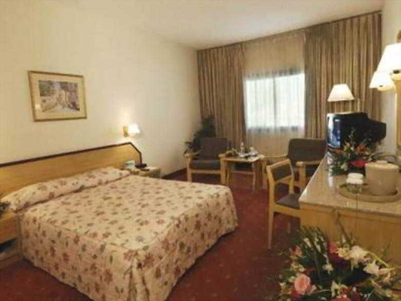 Muscat Holiday Hotel