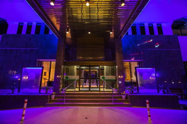 Muscat Holiday Hotel