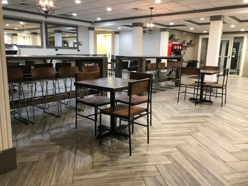 Hotel Cresthill Suites Albany