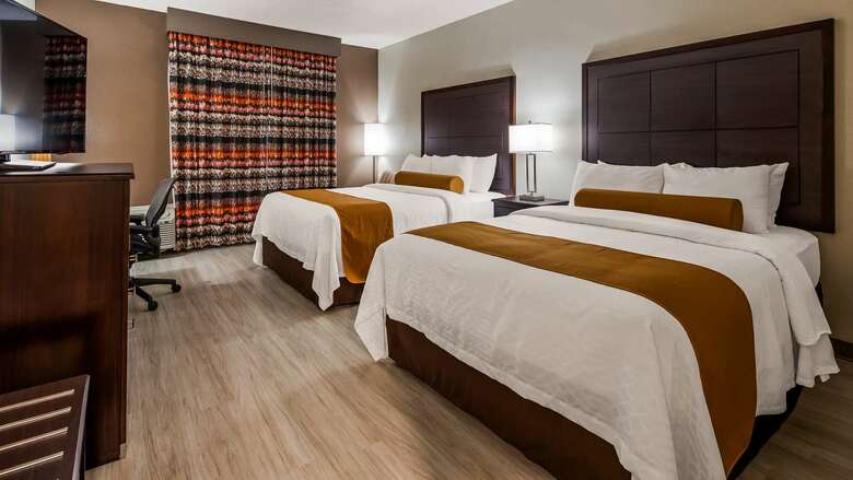 Hotel Clarion Kci Airport